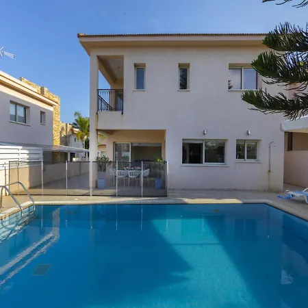 Вилла The Ultimate Guide To Renting Your Luxury 3 Bedroom With Private Pool, 1452